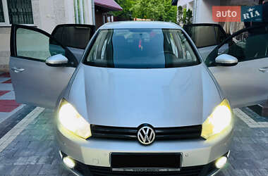Хетчбек Volkswagen Golf 2009 в 
