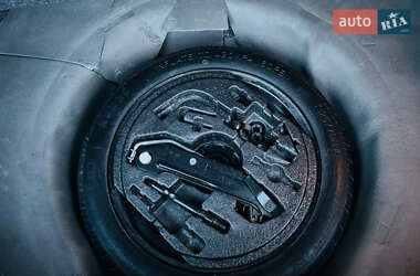 Хетчбек Volkswagen Golf 2009 в 