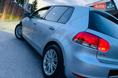 Хетчбек Volkswagen Golf 2009 в 