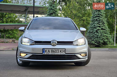 Универсал Volkswagen Golf 2020 в 