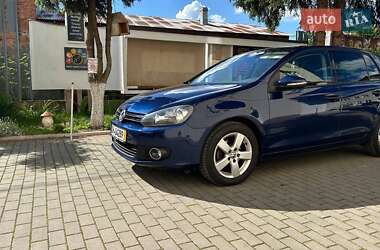 Хэтчбек Volkswagen Golf 2010 в 