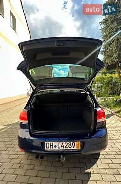 Хэтчбек Volkswagen Golf 2010 в 