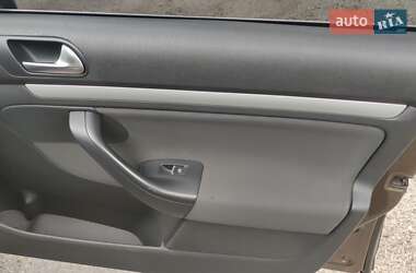 Универсал Volkswagen Golf 2011 в 