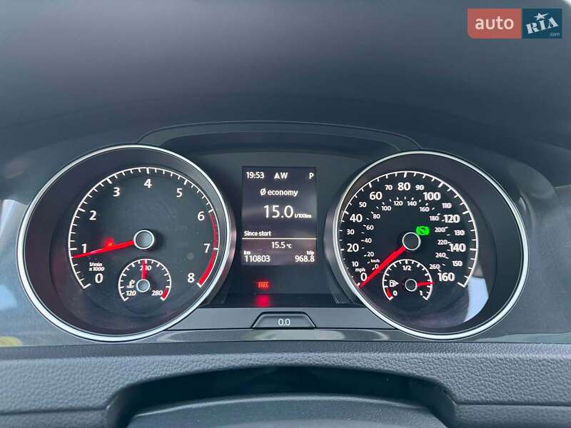 Хэтчбек Volkswagen Golf 2018 в Киеве