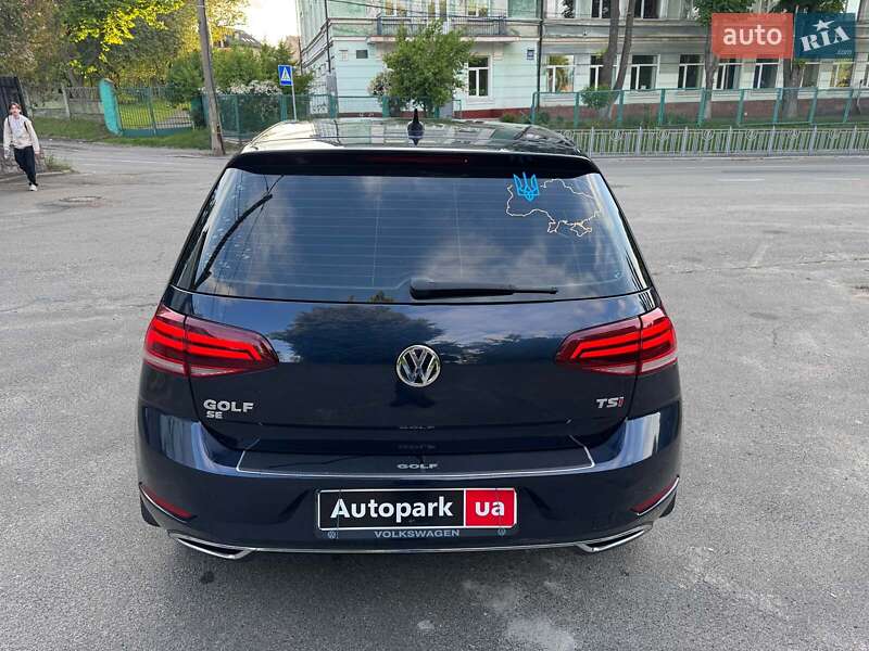 Хэтчбек Volkswagen Golf 2018 в Киеве