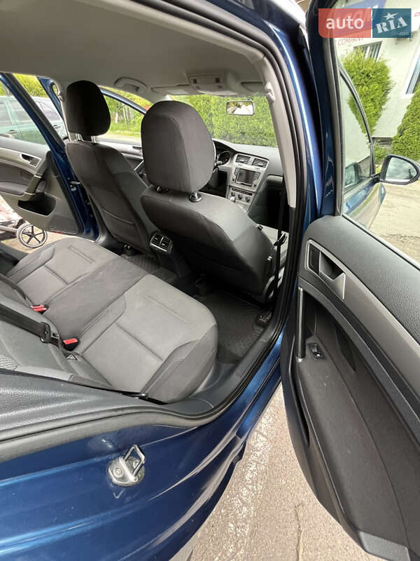 Універсал Volkswagen Golf 2015 в Дрогобичі