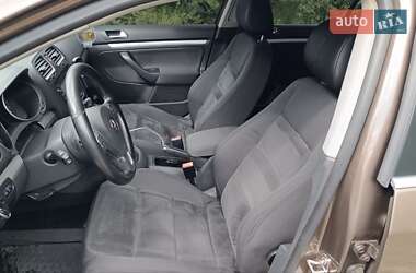 Универсал Volkswagen Golf 2011 в 