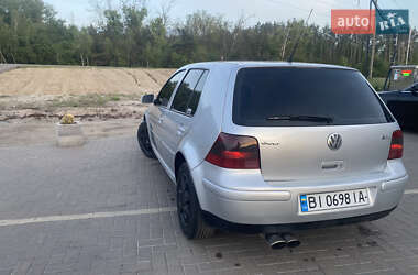 Хэтчбек Volkswagen Golf 2001 в Ирпене