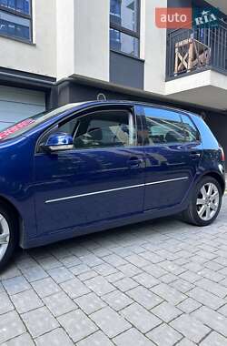 Хэтчбек Volkswagen Golf 2006 в 