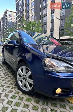 Хэтчбек Volkswagen Golf 2006 в 
