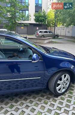 Хэтчбек Volkswagen Golf 2006 в 
