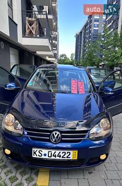 Хэтчбек Volkswagen Golf 2006 в 