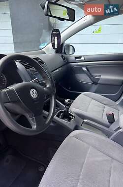 Хэтчбек Volkswagen Golf 2006 в 