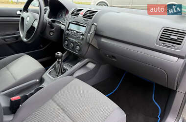 Універсал Volkswagen Golf 2009 в 