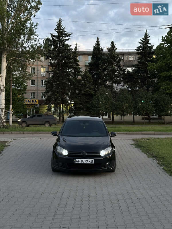 Хетчбек Volkswagen Golf 2009 в Запоріжжі