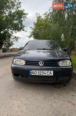 Хэтчбек Volkswagen Golf 2001 в Ужгороде