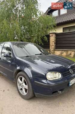 Хетчбек Volkswagen Golf 2001 в 