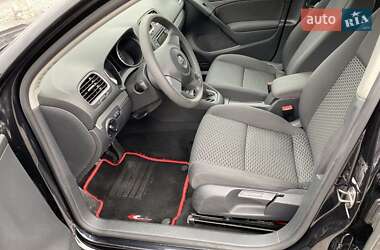 Хетчбек Volkswagen Golf 2010 в 