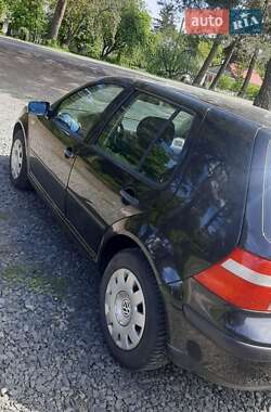 Хэтчбек Volkswagen Golf 2003 в 