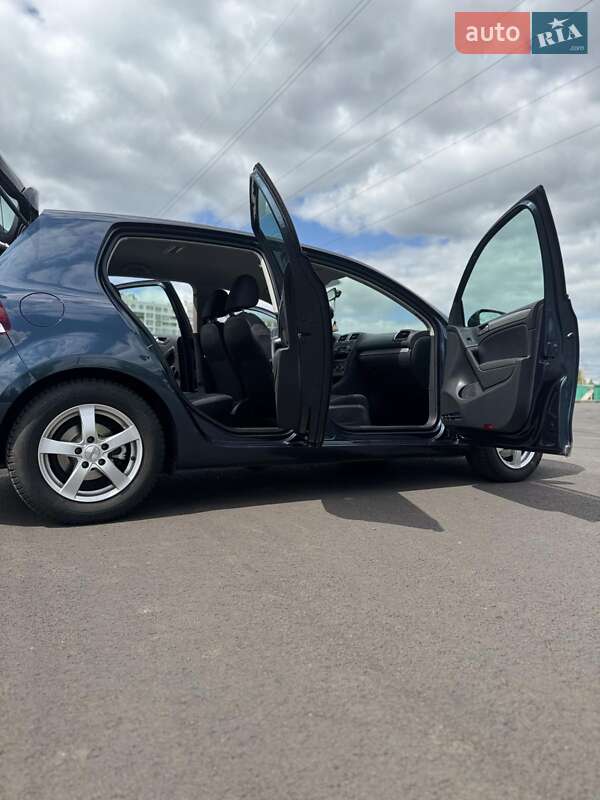 Хетчбек Volkswagen Golf 2009 в Чернігові