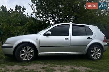 Хэтчбек Volkswagen Golf 2001 в Благовещенском