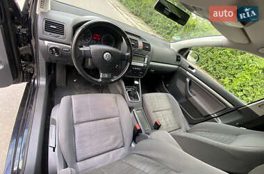 Хэтчбек Volkswagen Golf 2007 в 