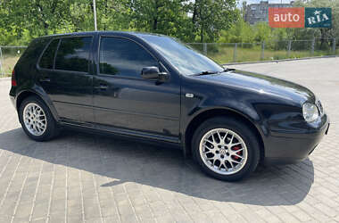 Хэтчбек Volkswagen Golf 2001 в 
