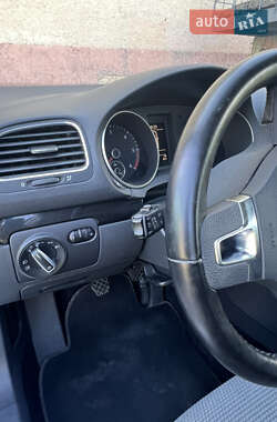 Универсал Volkswagen Golf 2010 в 