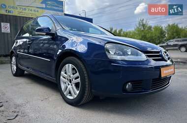 Хэтчбек Volkswagen Golf 2008 в 