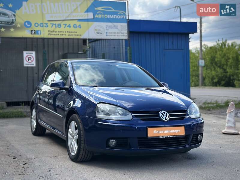 Хэтчбек Volkswagen Golf 2008 в 