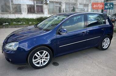 Хэтчбек Volkswagen Golf 2008 в 