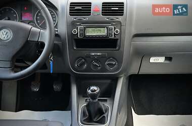Хэтчбек Volkswagen Golf 2008 в 