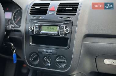 Хэтчбек Volkswagen Golf 2008 в 