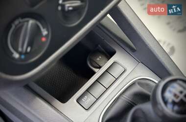 Хэтчбек Volkswagen Golf 2008 в 