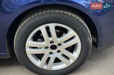 Хэтчбек Volkswagen Golf 2008 в 