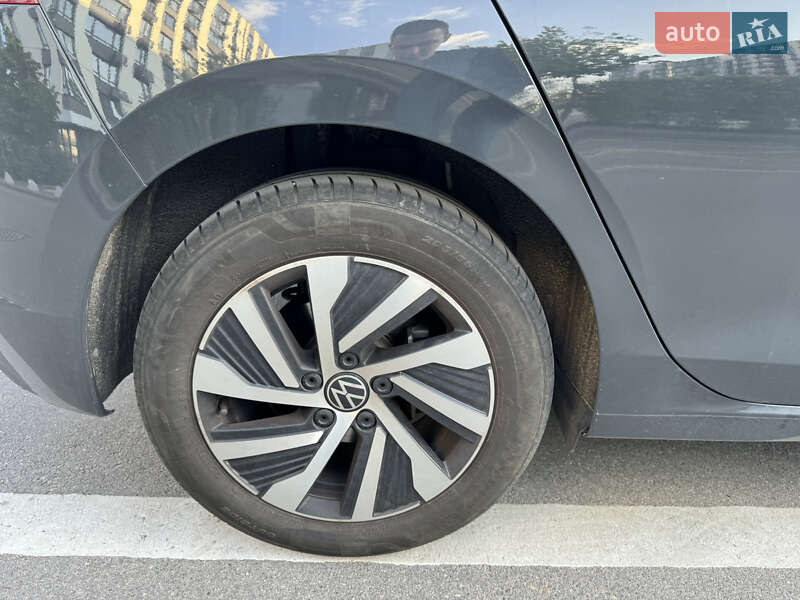 Хетчбек Volkswagen Golf 2021 в Києві