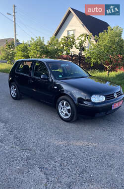 Хетчбек Volkswagen Golf 2003 в Охтирці