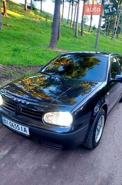 Хетчбек Volkswagen Golf 2001 в 