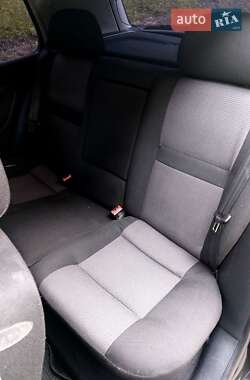 Хетчбек Volkswagen Golf 2001 в 