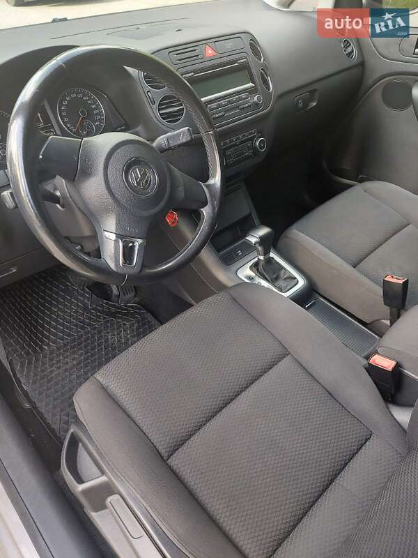 Хетчбек Volkswagen Golf 2010 в Києві
