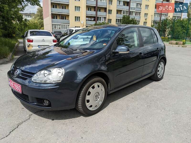 Хетчбек Volkswagen Golf 2008 в Звягелі