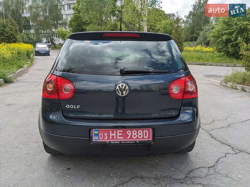 Хетчбек Volkswagen Golf 2008 в Звягелі