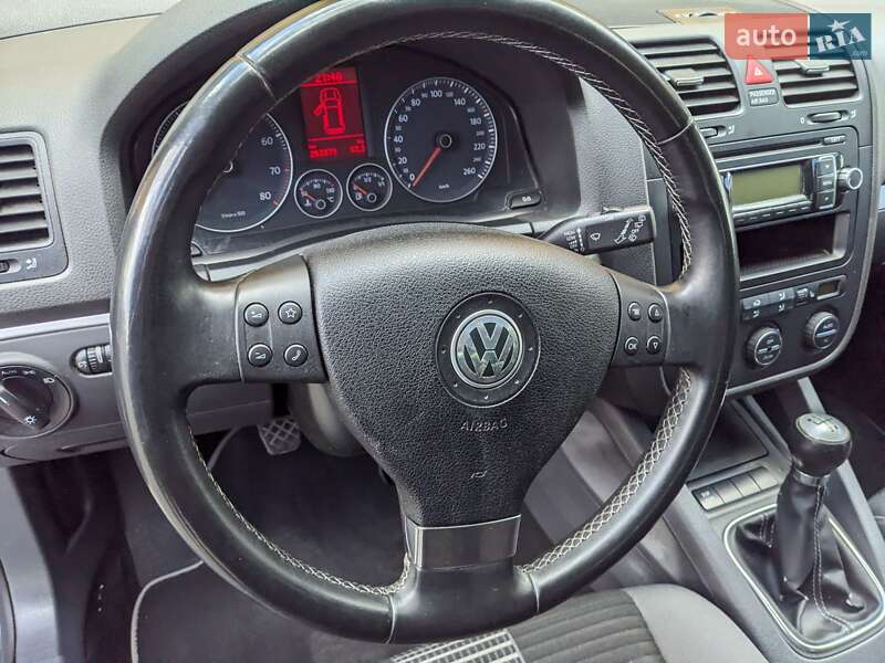 Хетчбек Volkswagen Golf 2008 в Звягелі