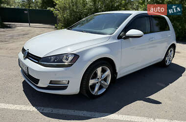 Хэтчбек Volkswagen Golf 2015 в Полтаве