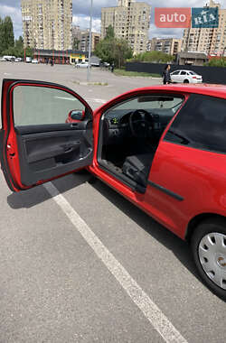 Хетчбек Volkswagen Golf 2005 в 