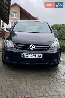 Хэтчбек Volkswagen Golf 2005 в Львове