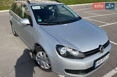 Универсал Volkswagen Golf 2010 в 