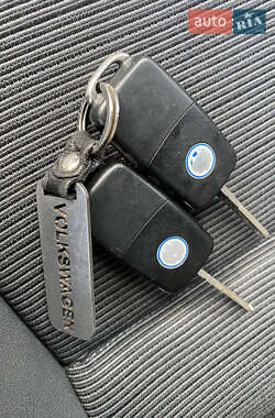 Хетчбек Volkswagen Golf 2006 в 