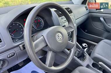 Хетчбек Volkswagen Golf 2005 в 