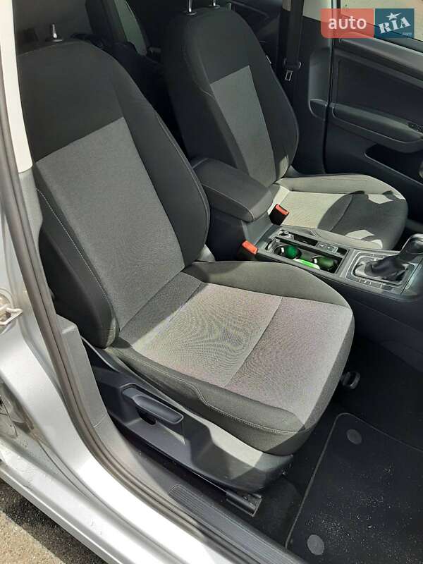Універсал Volkswagen Golf 2016 в Києві